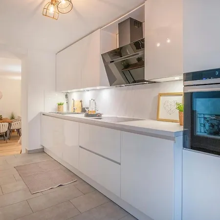 Luxus-apartment Zentral 3 Sz, Platz Fuer 6 *
